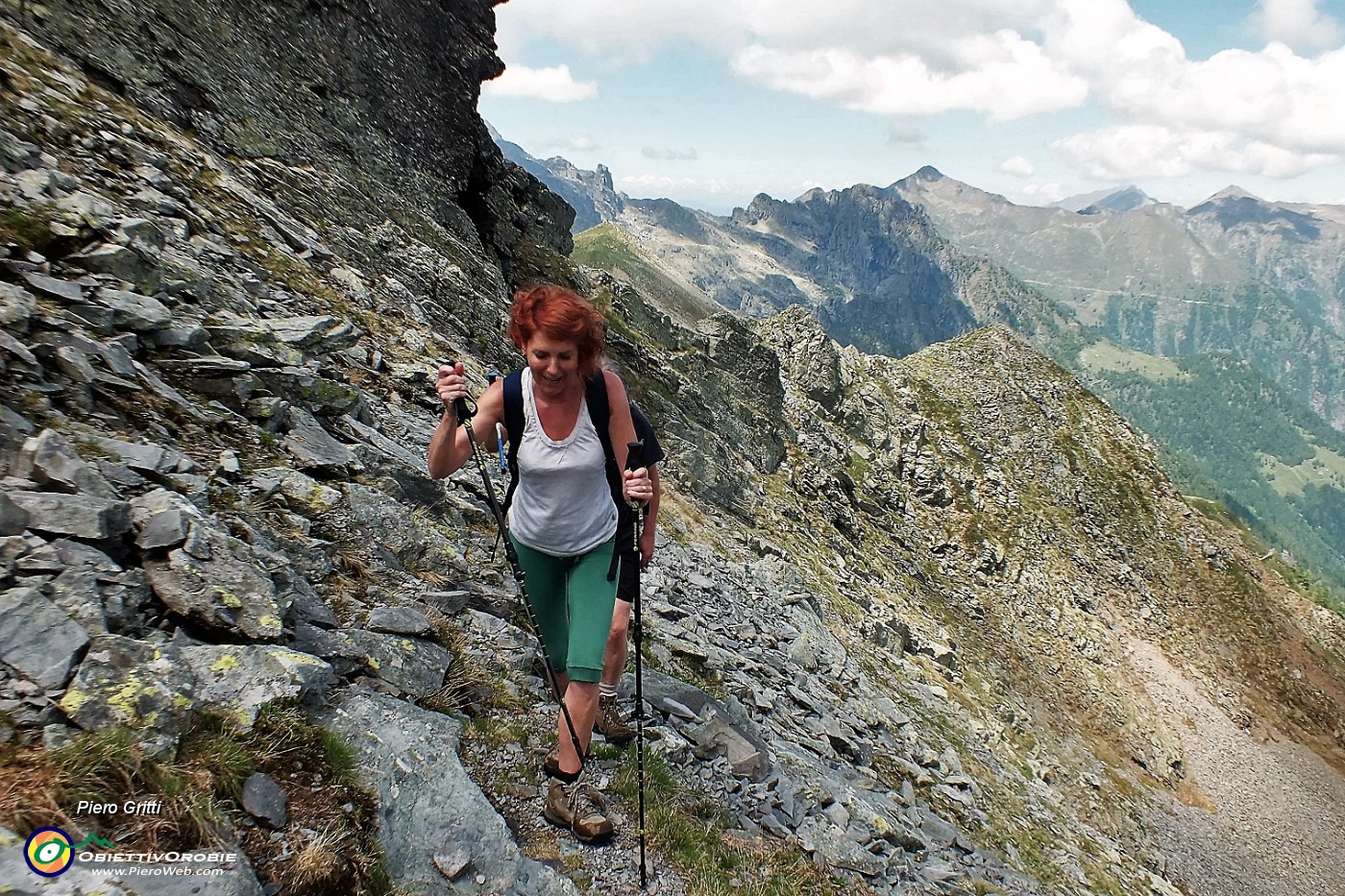 36 In traverso, aggirando un grande risalto roccioso.JPG